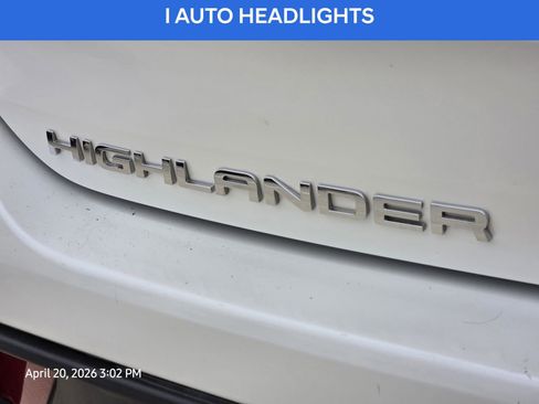 Used 2021 Toyota Highlander XSE FWD image 10