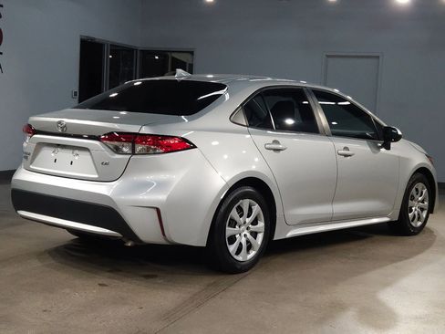Used 2021 Toyota Corolla LE image 7