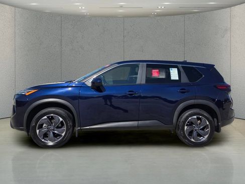 Used 2026 Nissan Rogue SV FWD image 2