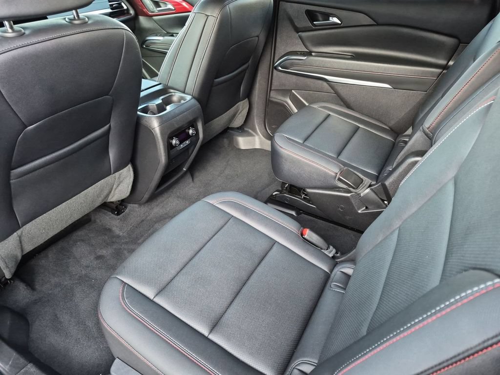 Used 2025 Chevrolet Traverse Z71 AWD/4WD image 28