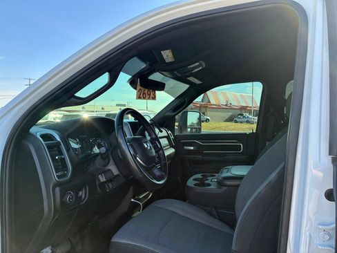 Used 2024 RAM 2500 Big Horn AWD/4WD image 3