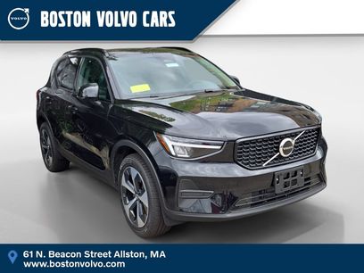 New 2026 Volvo XC40 B5 Core w/ Climate Package
