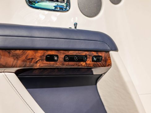 Used 2024 Rolls-Royce Ghost image 26