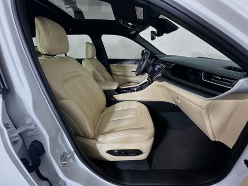 Used 2022 Jeep Grand Cherokee Limited 4xe image 34