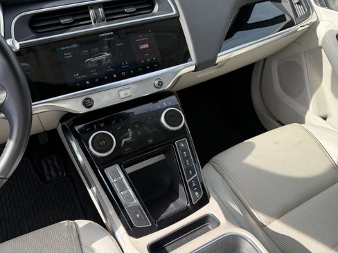 Used 2020 Jaguar I-PACE S image 17