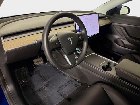 Used 2021 Tesla Model 3 Standard Range Plus RWD image 9