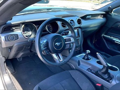Used 2022 Ford Mustang GT RWD image 14