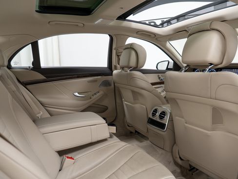 Used 2015 Mercedes-Benz S 550 4MATIC Sedan image 24