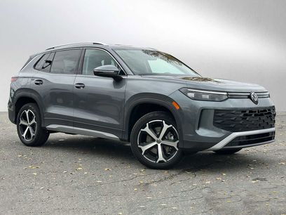 New 2025 Volkswagen Tiguan SE