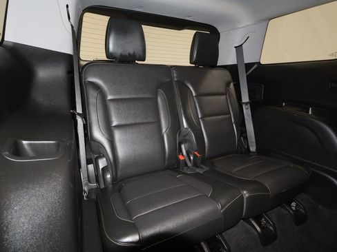 Used 2018 GMC Acadia SLT image 17