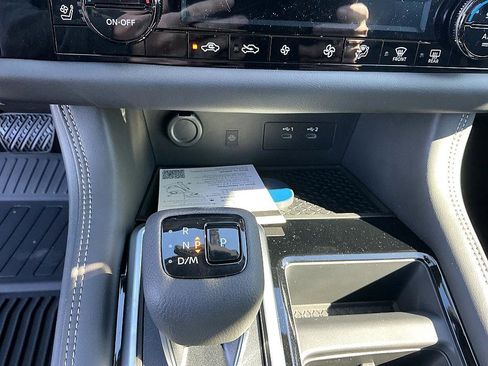 New 2026 Nissan Pathfinder Platinum image 18