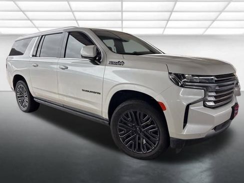 Used 2023 Chevrolet Suburban High Country w/ Premium Package 2 AWD/4WD image 1
