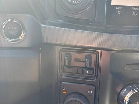 Used 2025 Ford F350 Platinum AWD/4WD image 21