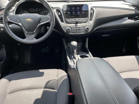 Used 2025 Chevrolet Malibu LT FWD image 15