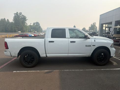 Used 2015 RAM 1500 Express AWD/4WD image 8