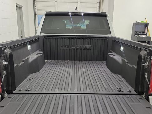 Used 2025 Toyota Tacoma SR5 RWD image 7