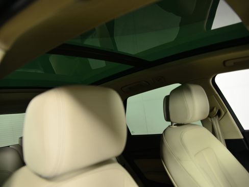 Certified 2025 Audi Q5 Premium image 12