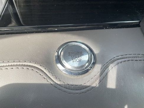 Used 2021 Lincoln Navigator Black Label w/ Cargo Convenience Package image 17