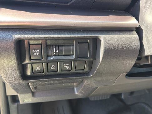 Used 2023 Subaru Crosstrek 2.5i Limited AWD/4WD image 18