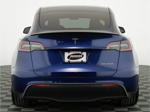 Used 2023 Tesla Model Y Performance image 11
