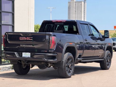 Used 2025 GMC Sierra 2500 AT4 w/ AT4 Preferred Package AWD/4WD image 5
