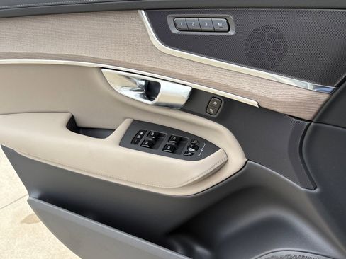 New 2026 Volvo XC90 B6 Plus image 18