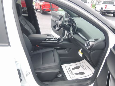 New 2026 Chevrolet Equinox LT w/ Convenience Package II image 36