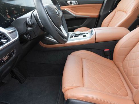 Certified 2023 BMW X7 xDrive40i w/ Premium Package image 8