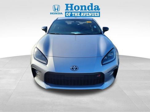 Used 2025 Toyota GR86 Premium RWD image 2
