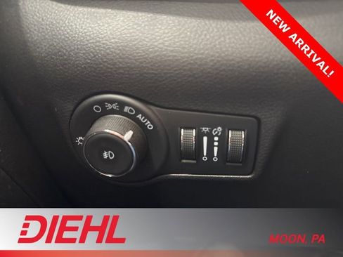 Used 2022 Jeep Compass Trailhawk w/ Sun and Sound Group image 21