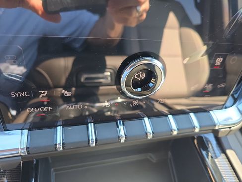 New 2026 GMC Yukon Elevation image 28