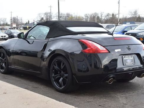 Used 2010 Nissan 370Z Touring w/ Sport Pkg image 14