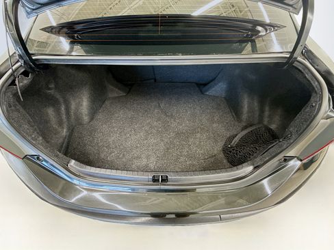 Used 2018 Toyota Corolla LE FWD image 26