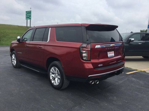 Used 2024 Chevrolet Suburban Premier w/ Premium Package image 10
