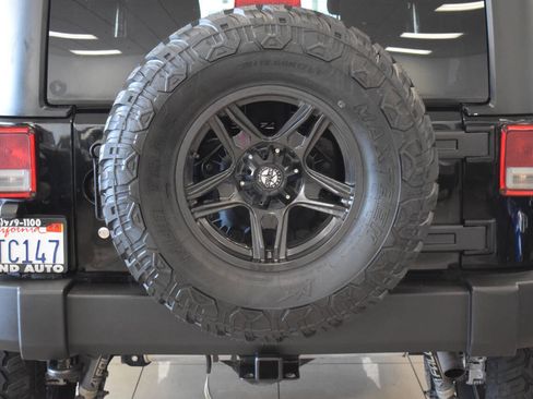 Used 2018 Jeep Wrangler Unlimited Sport S image 46