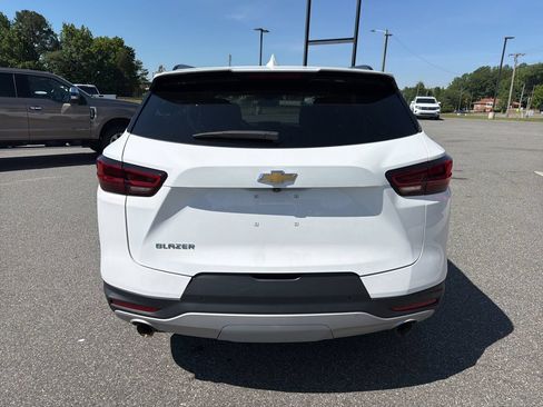 Used 2024 Chevrolet Blazer LT w/ Convenience Package FWD image 7