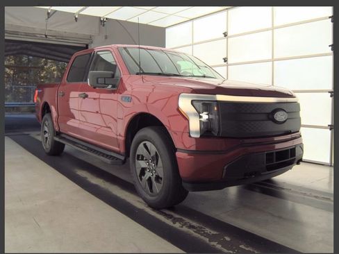 Used 2024 Ford F150 Lightning XLT image 4