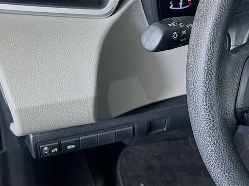 Used 2022 Toyota Corolla LE image 16