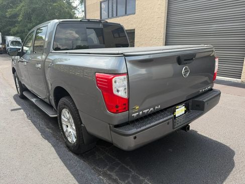 Used 2017 Nissan Titan SV AWD/4WD image 9