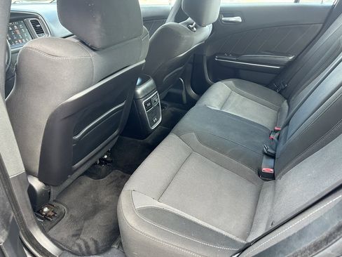 Used 2015 Dodge Charger SXT image 10