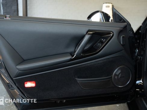 Used 2015 Nissan GT-R Premium image 19