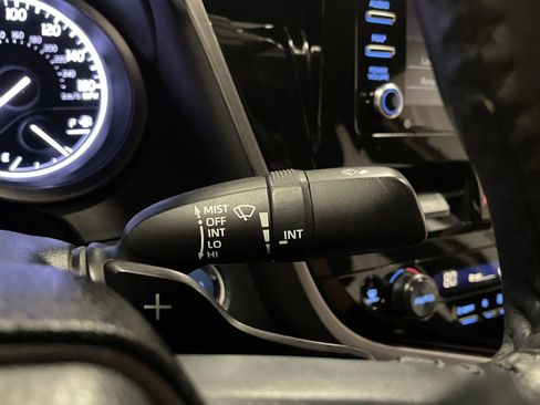 Used 2022 Toyota Camry SE image 23