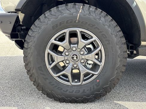 New 2025 Ford Bronco Badlands image 33