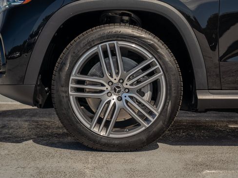 Certified 2025 Mercedes-Benz GLS 450 4MATIC image 12