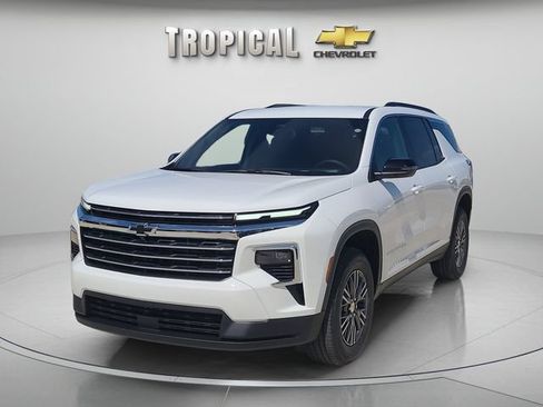 New 2026 Chevrolet Traverse LT FWD image 1