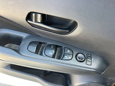 Certified 2022 Nissan Kicks S FWD image 40
