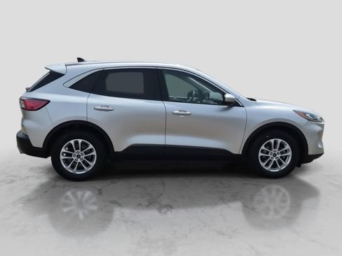 Used 2020 Ford Escape SE FWD image 9