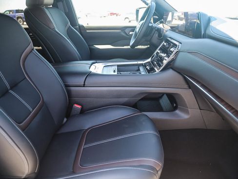 New 2026 Nissan Armada SL w/ Captain's Chari Seat Package RWD image 18