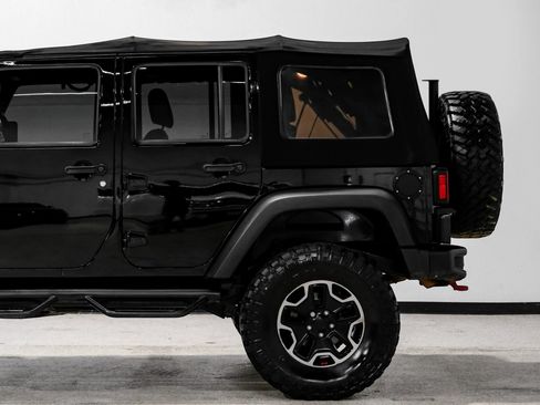 Used 2016 Jeep Wrangler Unlimited Rubicon AWD/4WD image 11