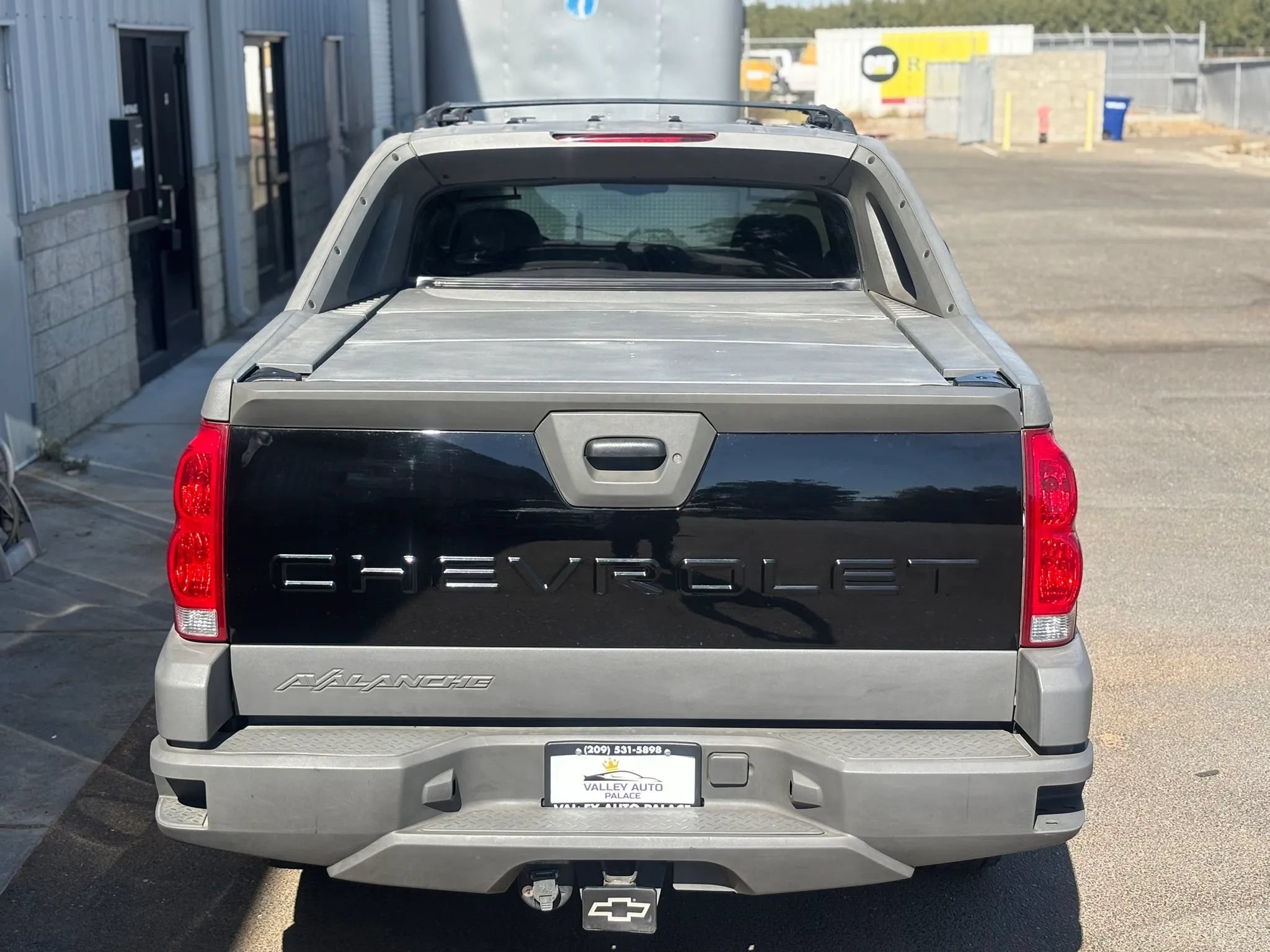 Used 2002 Chevrolet Avalanche 2500 w/ Convenience Pkg AWD/4WD image 5